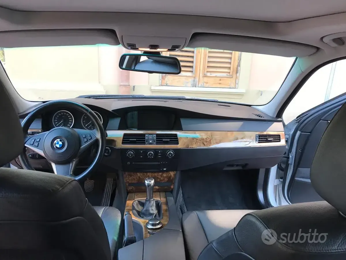 Usata BMW 530 258 CV (189 kW) 2006 Grigio Station wagon
