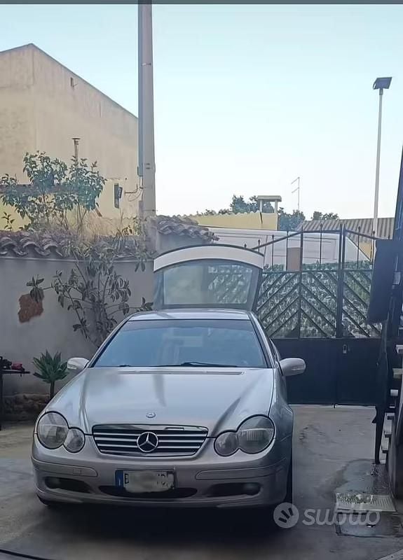 Usata Mercedes C200 2000 Grigio Coupé