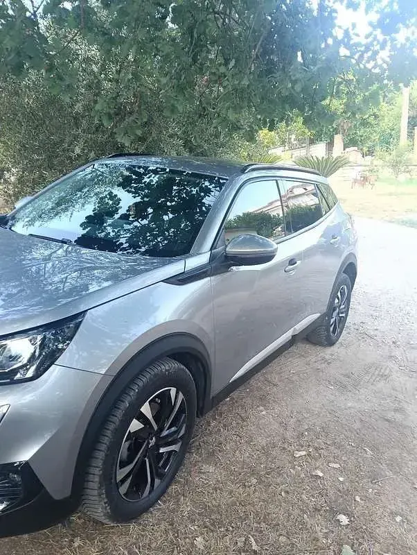 Usata Peugeot 2008 Allure 131 CV (96 kW) 2020 Grigio SUV
