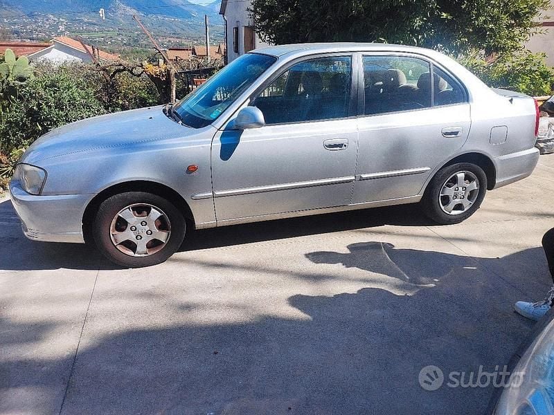 Usata Hyundai Accent 2001 Berlina