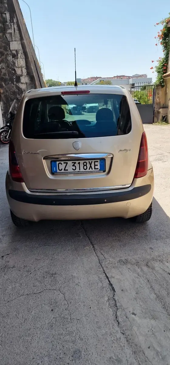 Usata Lancia Musa 69 CV (50 kW) 2006 Oro Monovolume