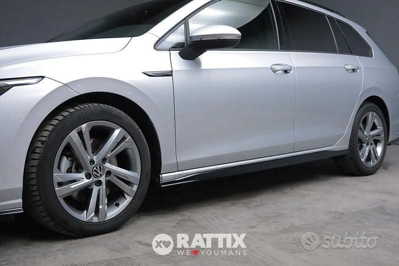 Usata VW Golf VIII R-line 150 CV (110 kW) 2024 Grigio Station wagon
