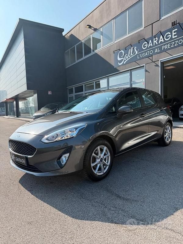 Usata Ford Fiesta 85 CV (62 kW) 2018 Grigio Utilitaria