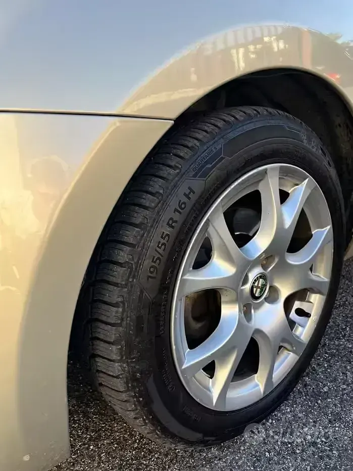 Usata Alfa Romeo MiTo 95 CV (69 kW) 2012 Giallo Utilitaria