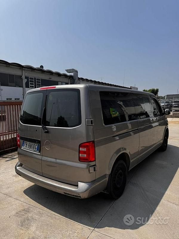 Marrone Usata 2015 VW Caravelle Monovolume | 26.000 € (Molto cara) - Immagine 1/4