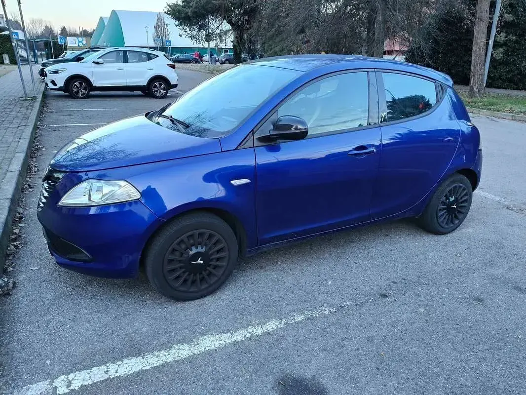 Usata Lancia Ypsilon 69 CV (50 kW) 2015 Utilitaria