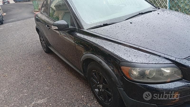 Usata Volvo C30 110 CV (80 kW) 2006 Nero Utilitaria