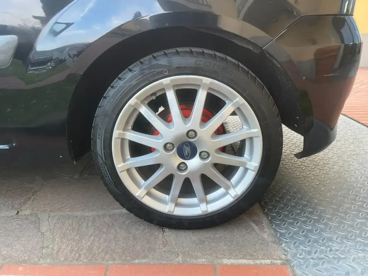 Usata Ford Fiesta S 90 CV (66 kW) 2006 Nero Utilitaria