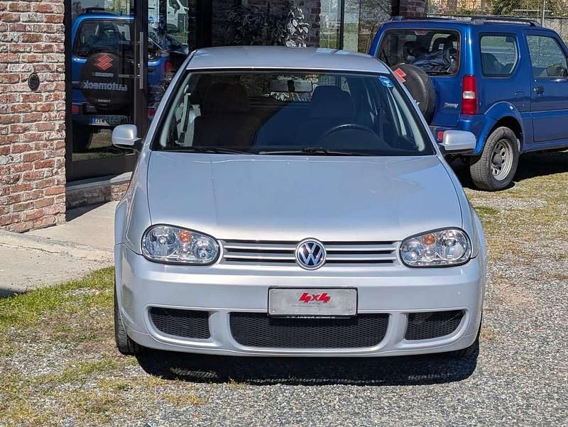 Usata VW Golf III Highline 101 CV (74 kW) 1998 Argento Berlina