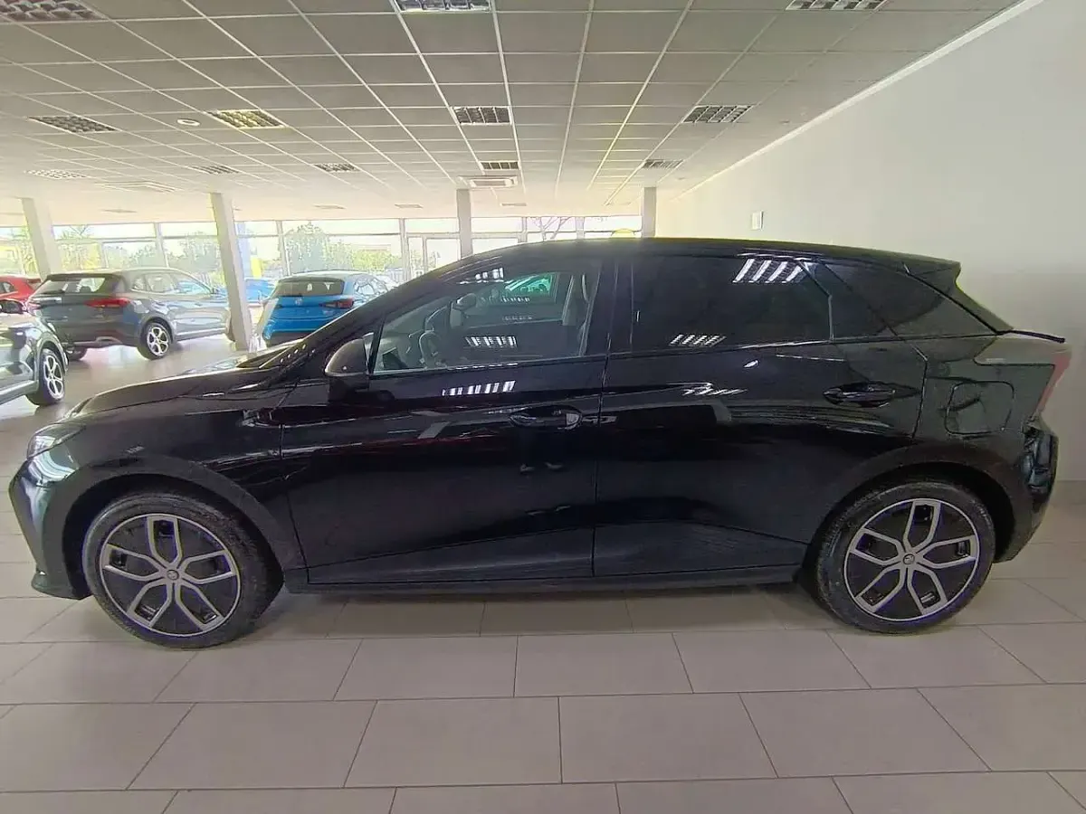 Nuova MG MG4 EV Luxury 67 kW (92 CV) 2026 Nero Utilitaria