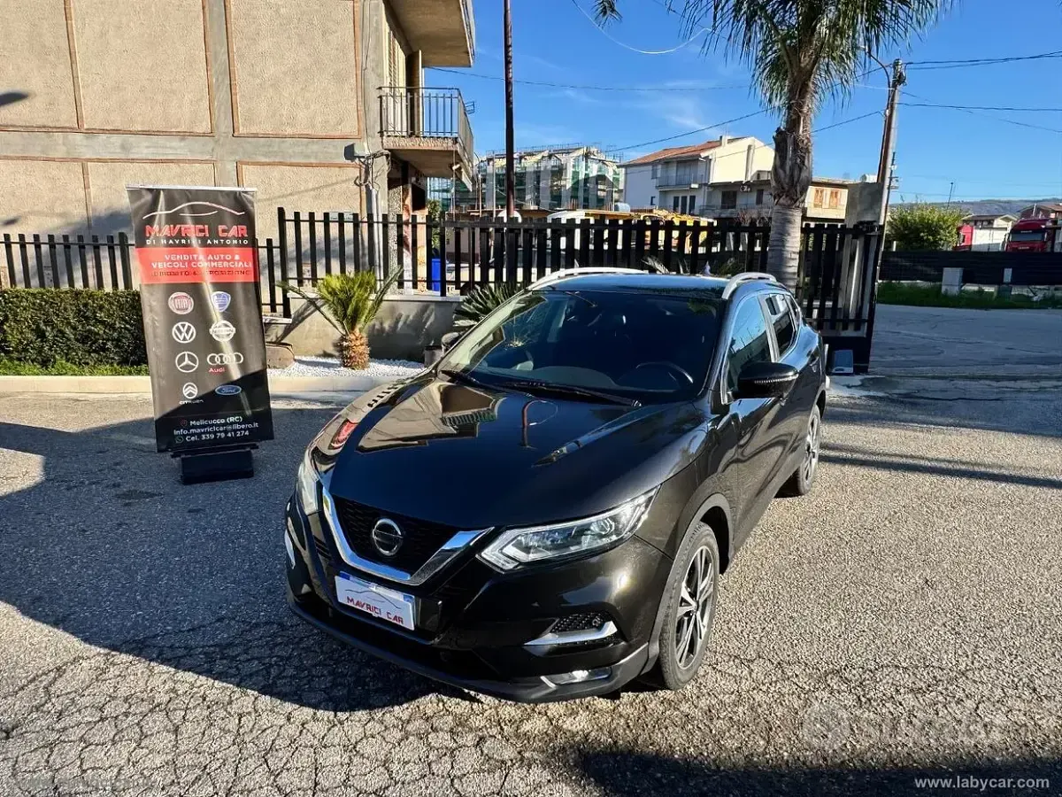 Usata Nissan Qashqai N-Connecta 131 CV (96 kW) 2018 Nero SUV