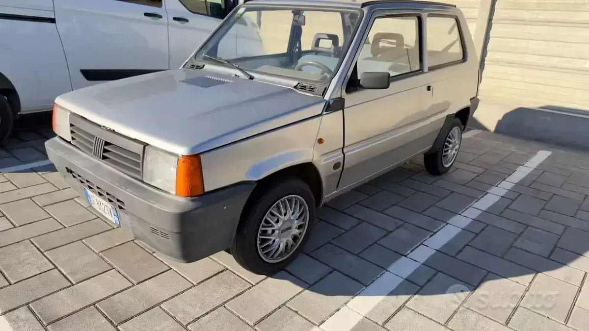 Usata Fiat Panda Young 54 CV (39 kW) 2003 Grigio Utilitaria