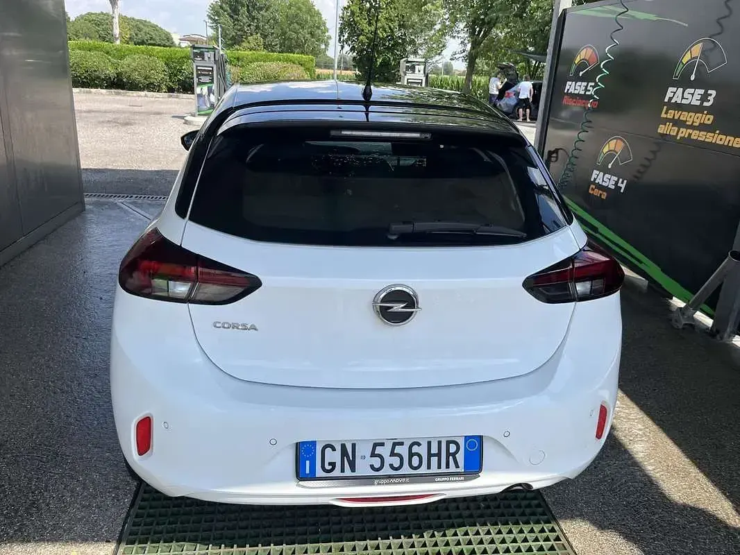 Usata Opel Corsa Elegance 101 CV (74 kW) 2023 Utilitaria