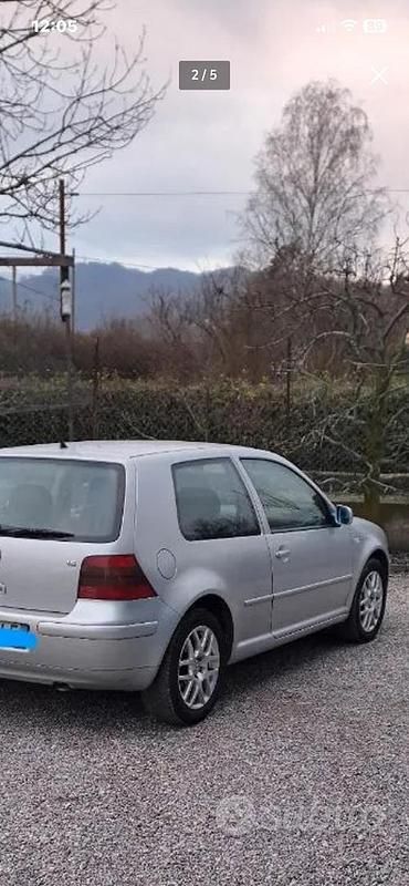 Usata VW Golf IV 105 CV (77 kW) 2001 Grigio Berlina