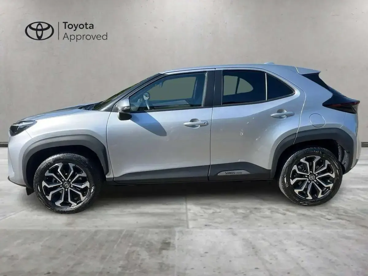 Usata Toyota Yaris Cross Trend 116 CV (85 kW) 2022 Argento SUV