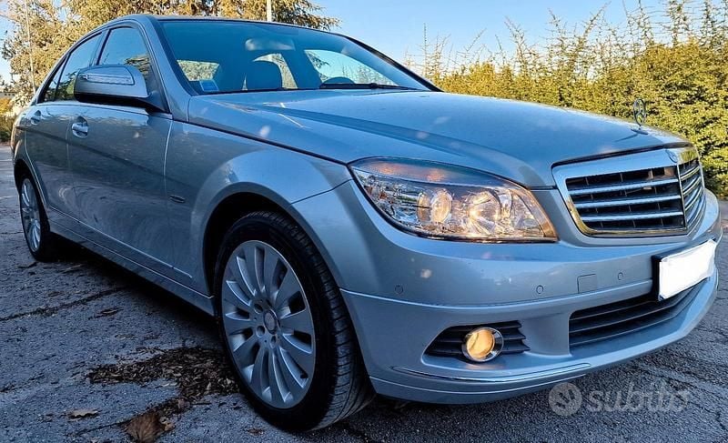 Usata Mercedes C320 224 CV (164 kW) 2008 Grigio Berlina