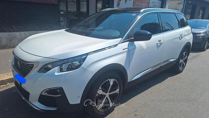 Usado Peugeot 5008 GT 131 HP (96 kW) 2021 Branco Monovolume