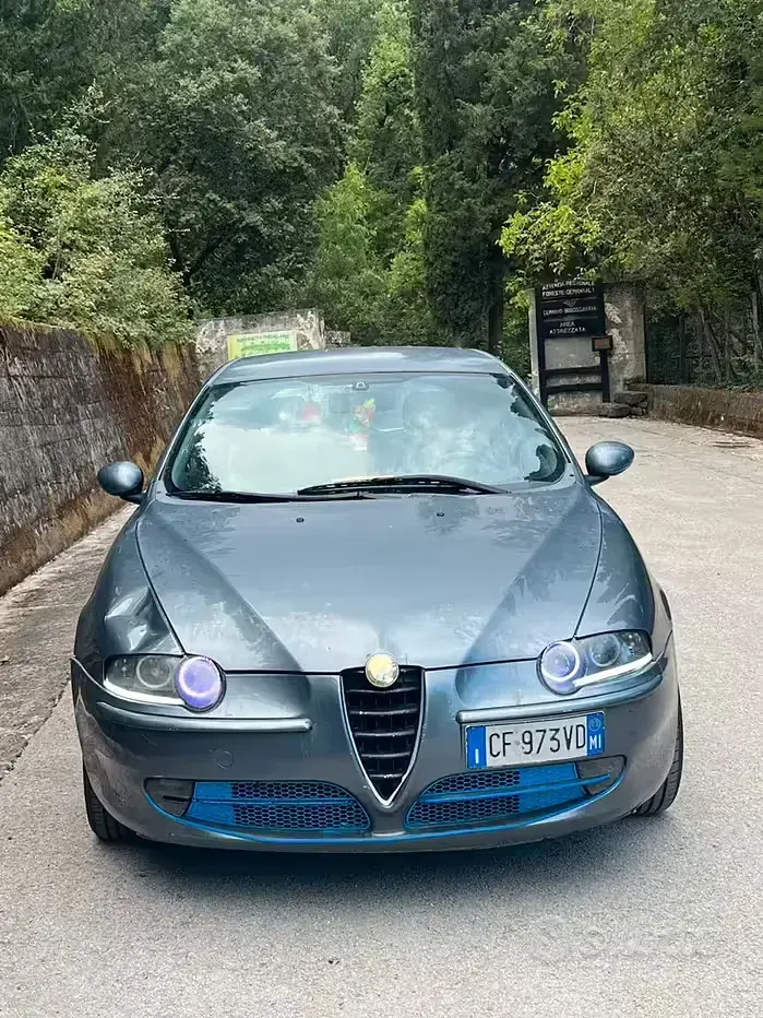 Usata Alfa Romeo 147 150 CV (110 kW) 2003 Bluazzurro Utilitaria
