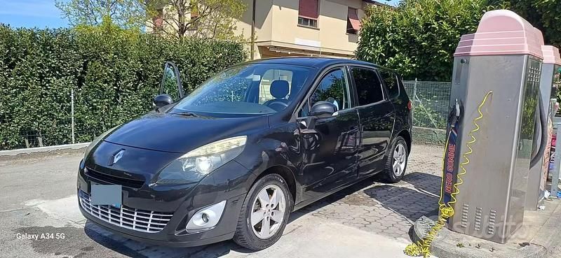 Usata Renault Grand Scénic III 110 CV (80 kW) 2009 Nero Monovolume
