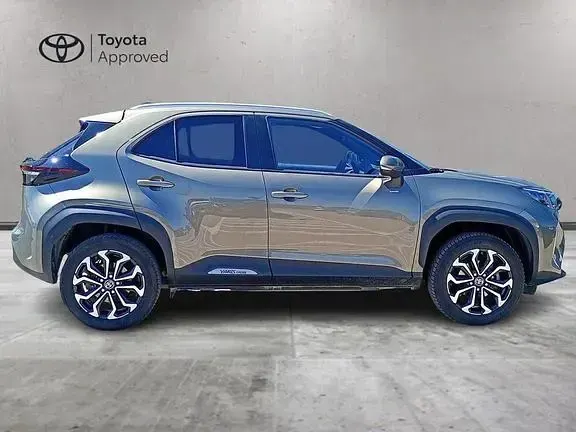 Usata Toyota Yaris Cross Trend 116 CV (85 kW) 2022 Oxide bronze SUV