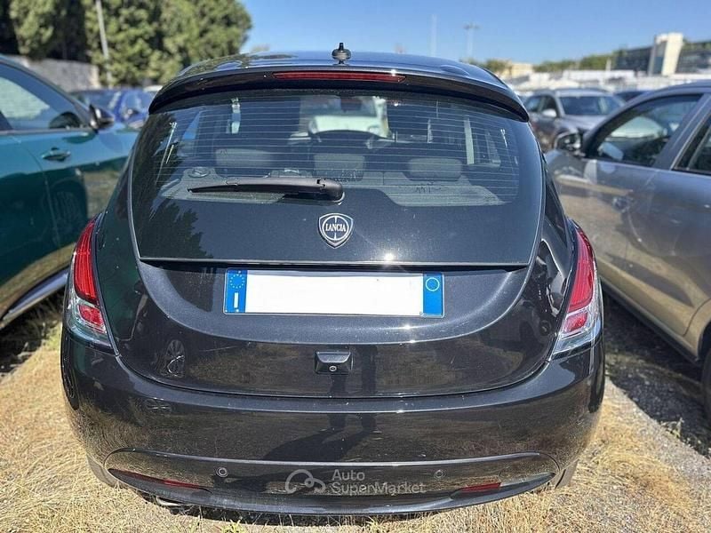 Usata Lancia Ypsilon S 70 CV (51 kW) 2024 Nero Utilitaria