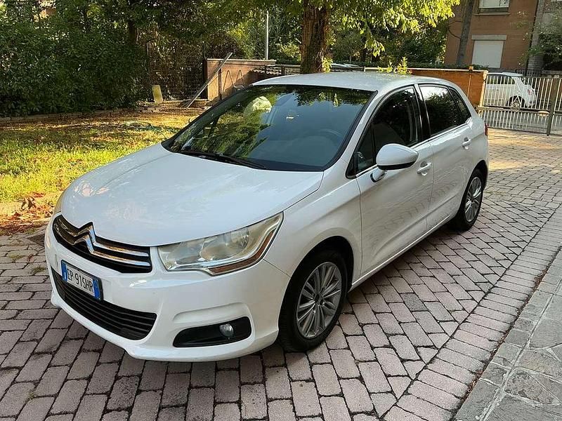 Bianco Usata 2013 Citroën C4 Seduction Tre volumi | 6000 € (Buon prezzo) - Immagine 1/4