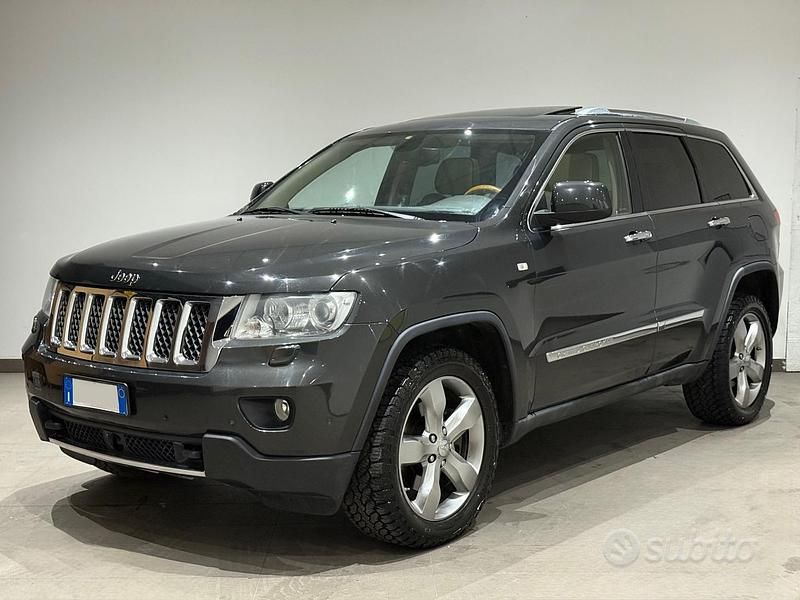 Usata Jeep Grand Cherokee Overland 241 CV (177 kW) 2011 Grigio SUV