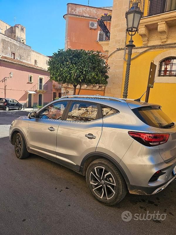Usata MG ZS 111 CV (81 kW) 2023 Grigio Berlina