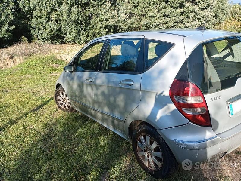 Usata Mercedes A180 109 CV (80 kW) 2006 Grigio Berlina