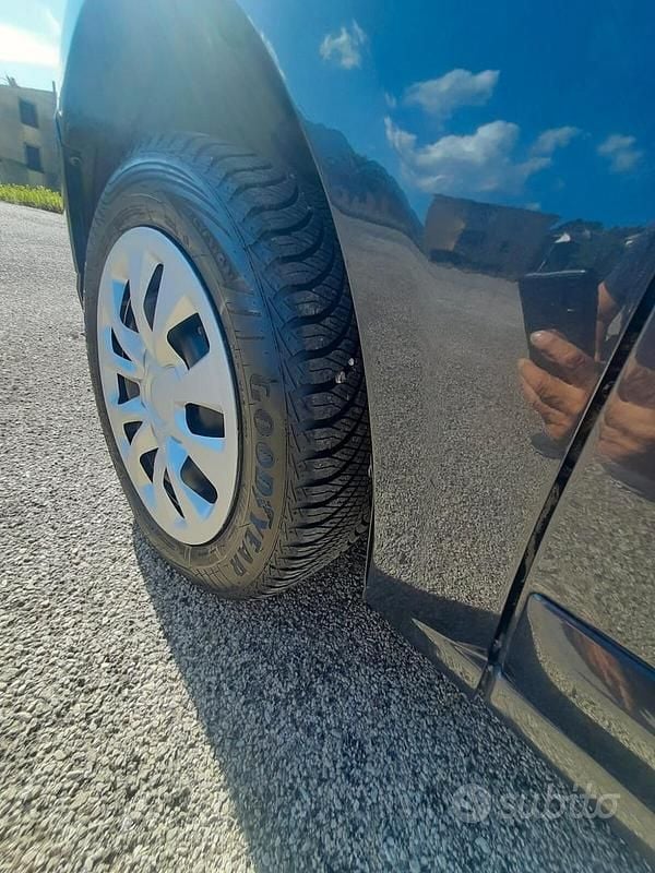 Usata Dacia Sandero 72 CV (52 kW) 2010 Nero Berlina