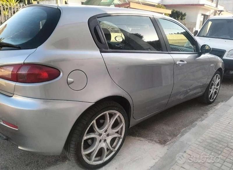 Usata Alfa Romeo 147 120 CV (88 kW) 2007 Utilitaria