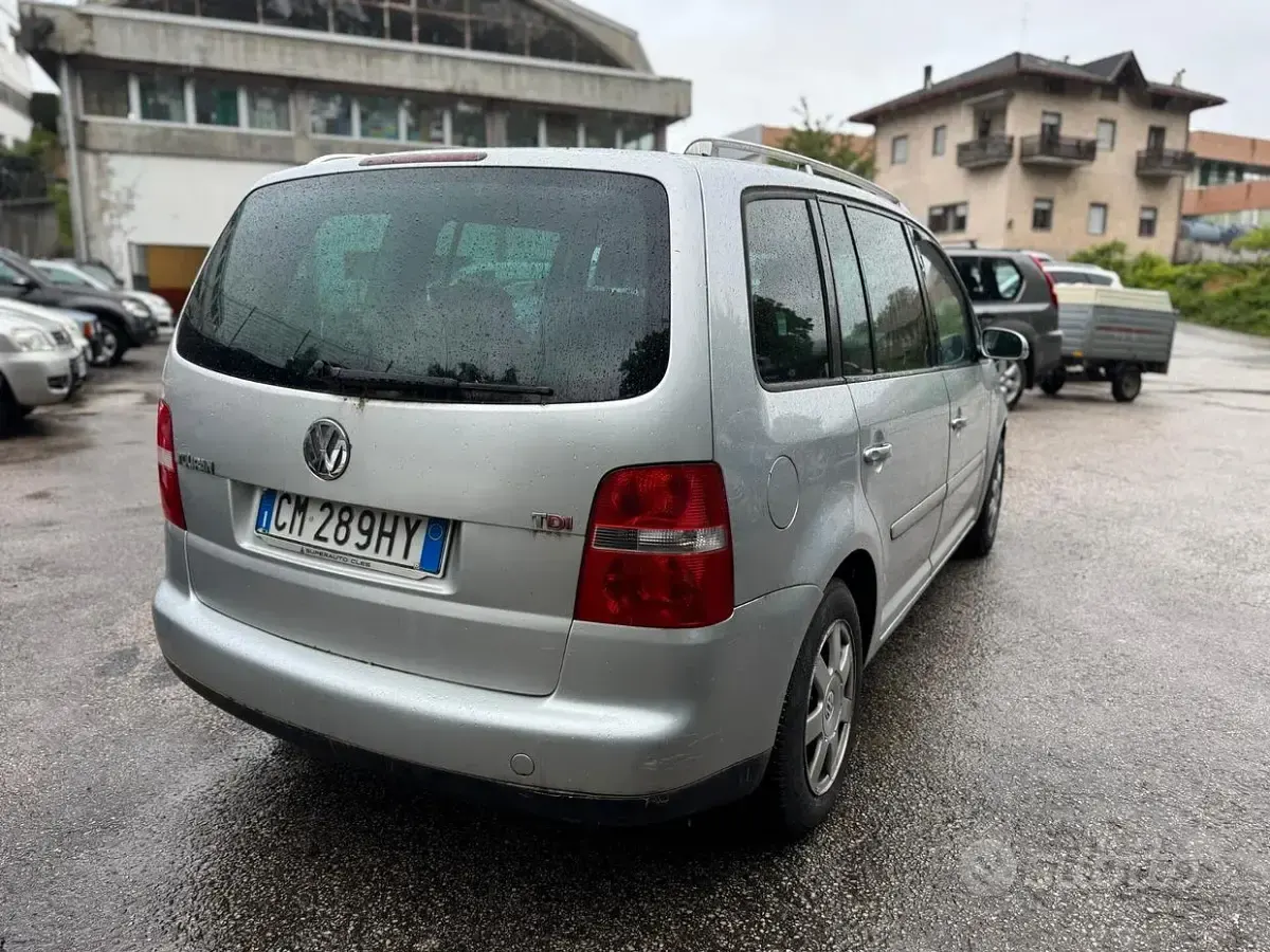 Usata VW Touran Trendline 136 CV (100 kW) 2004 Grigio Monovolume