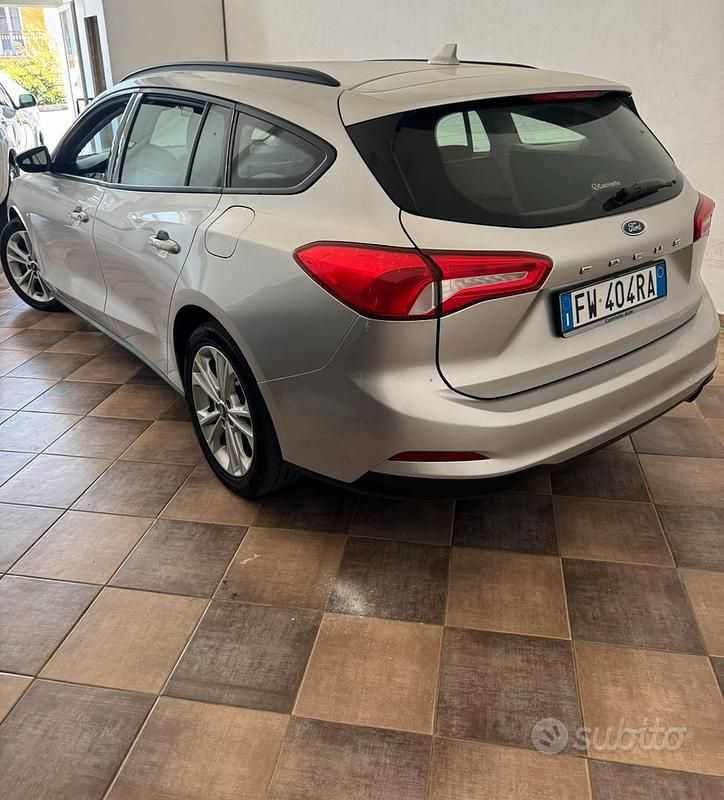 Usata Ford Focus 95 CV (69 kW) 2019 Grigio Berlina
