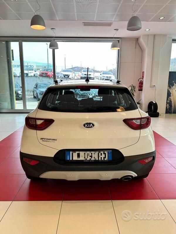 Usata Kia Stonic Style 101 CV (74 kW) 2019 Bianco SUV