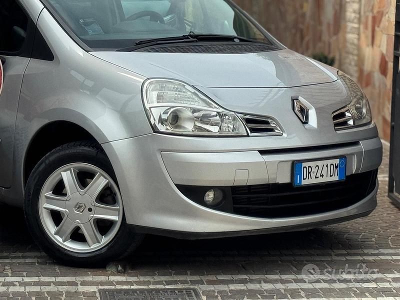 Usata Renault Modus Dynamique 106 CV (77 kW) 2008 Grigio Monovolume