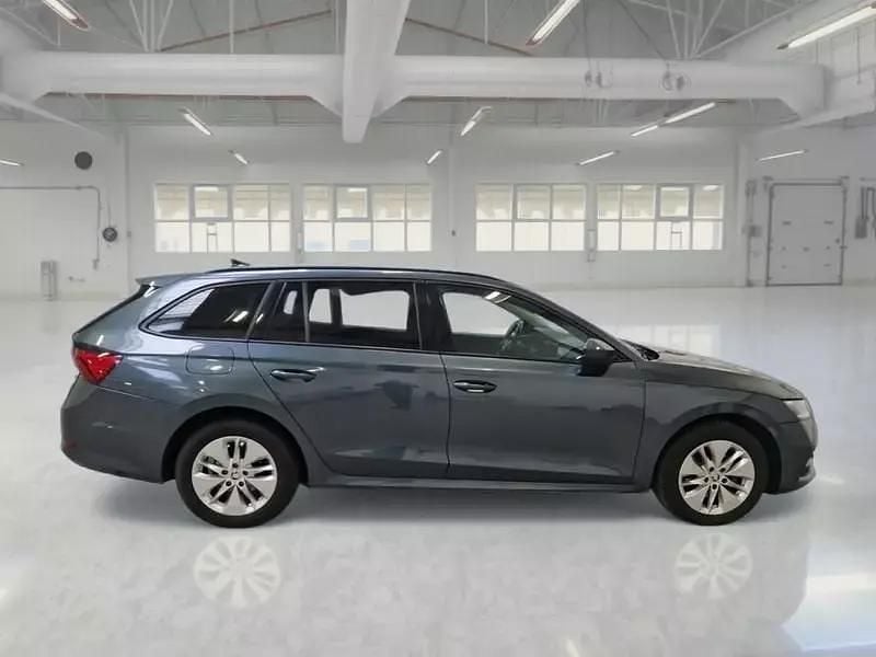 Usata Skoda Octavia Executive 116 CV (85 kW) 2021 Grigio Station wagon