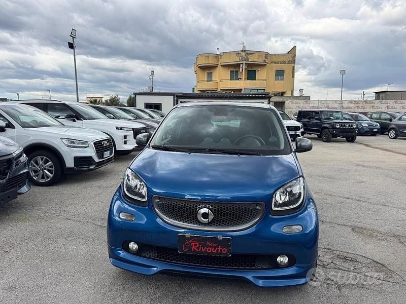 Usata Smart ForFour Brabus 89 CV (65 kW) 2018 Blu Utilitaria