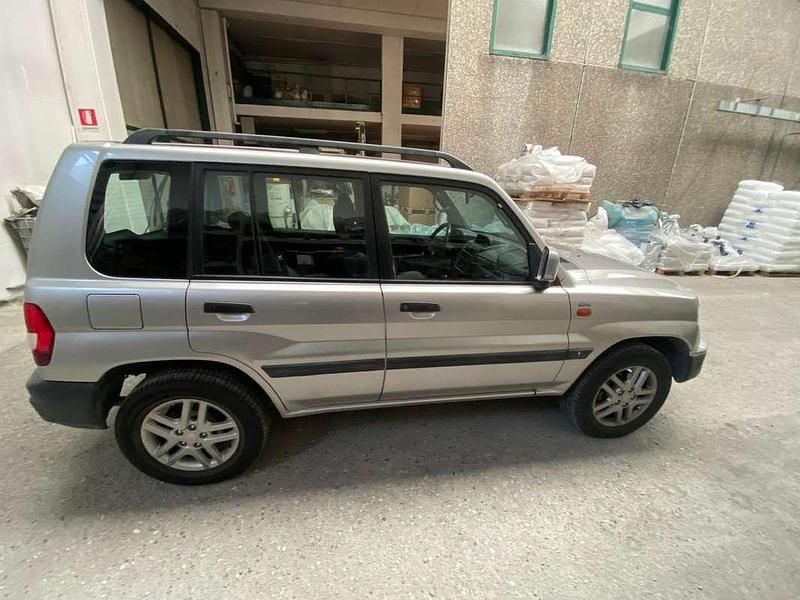 Usata Mitsubishi Pajero 129 CV (94 kW) 2001 Argento SUV