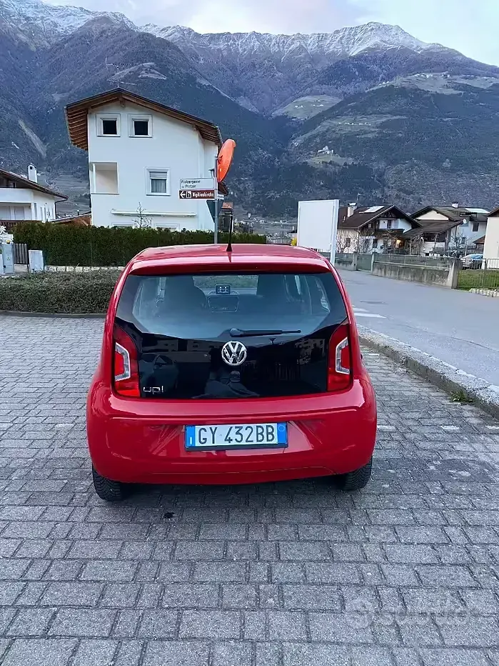 Usata VW up! 60 CV (44 kW) 2025 Rosso Utilitaria