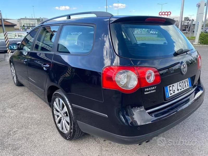 Usata VW Passat Highline 110 CV (80 kW) 2010 Nero Station wagon