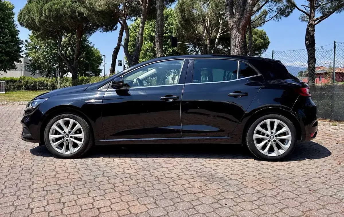 Usata Renault Mégane III Intens 110 CV (80 kW) 2016 Nero Berlina