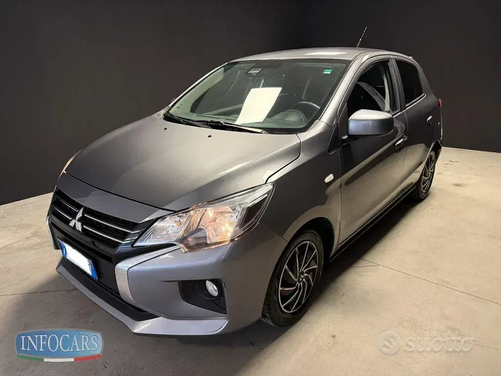 Usata Mitsubishi Space Star Intense 71 CV (52 kW) 2022 Grigio metallizzato Utilitaria