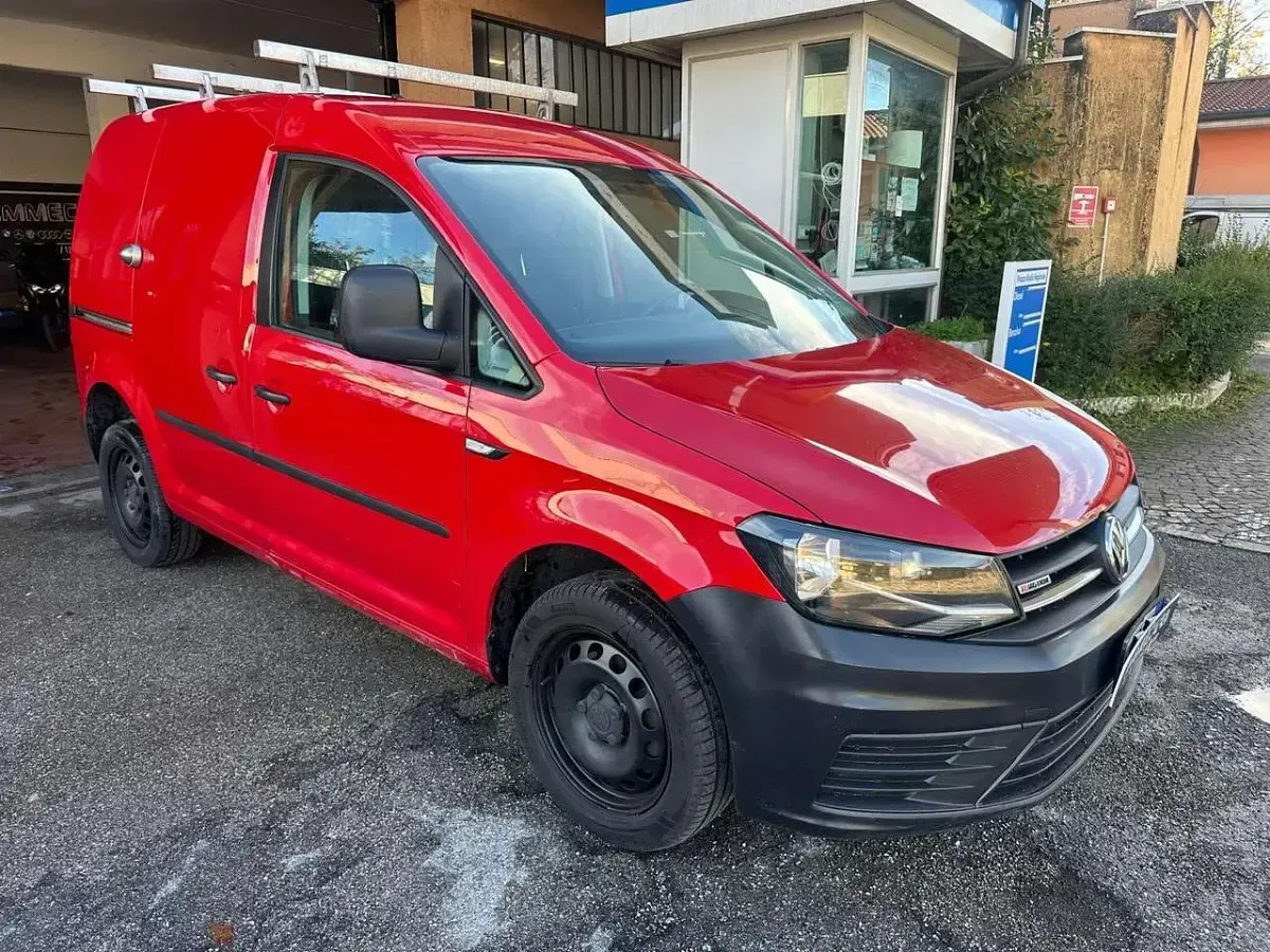 Begagnad VW Caddy 122 HK (89 kW) 2016 Röd Minibuss
