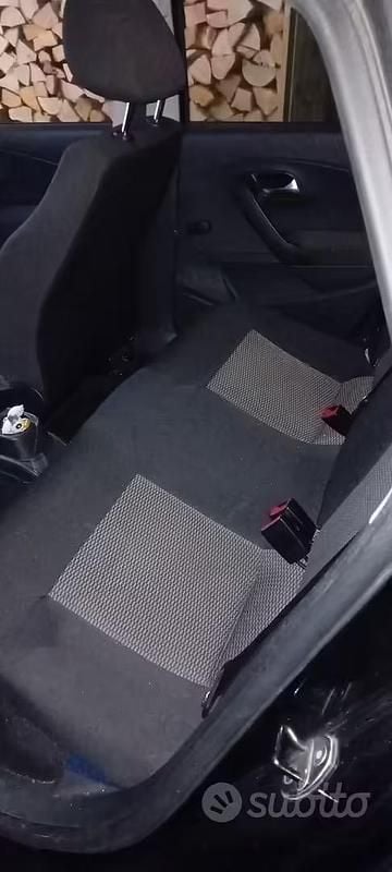 Usata VW Polo 90 CV (66 kW) 2012 Nero Utilitaria