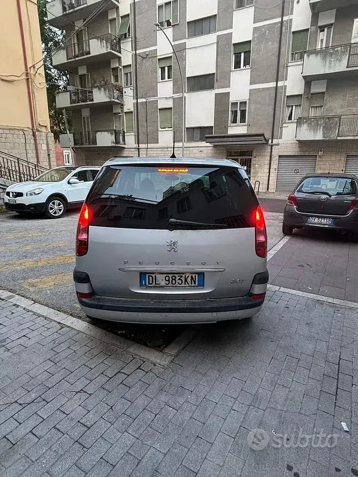 Usata Peugeot 807 136 CV (100 kW) 2008 Grigio Monovolume