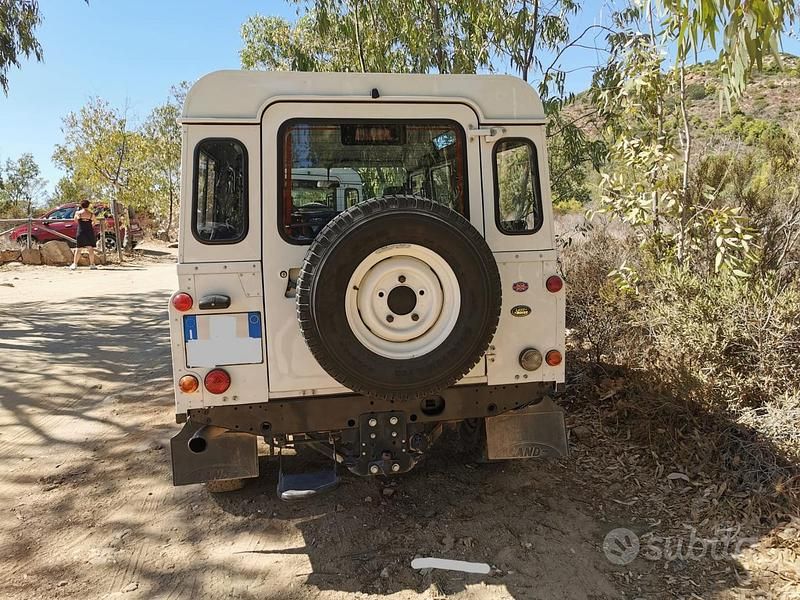 Usata Land Rover Defender 122 CV (89 kW) 2006 Bianco SUV