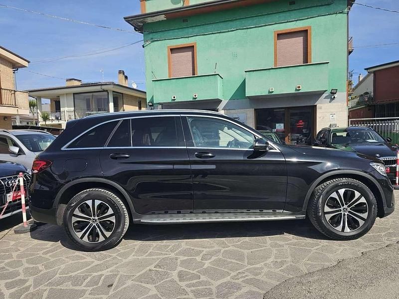 Begagnad Mercedes GLC220 Executive 194 HK (142 kW) 2021 Svart SUV