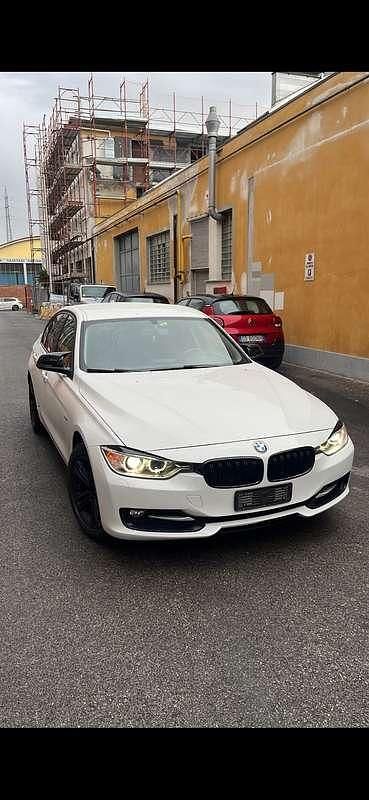 Usata BMW 318 Gran Turismo Sport Line 143 CV (105 kW) 2013 Berlina