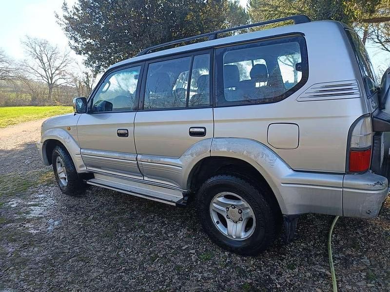 Usata Toyota Land Cruiser 163 CV (119 kW) 2001 Argento SUV