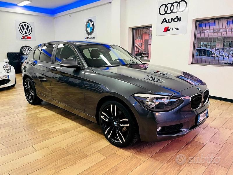 Usata BMW 118 Sport Line 143 CV (105 kW) 2015 Grigio Utilitaria